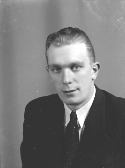 Ernst Fransson
Åbro


Dok.080602/RS