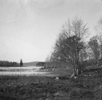 Troligen sjön Örn med tempelön.     Okänd
