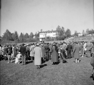 Loppmarknad 
Källängsparken

Dok.110128/KG