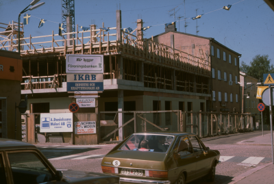 Kyrkogårdsgatan / Sevedegatan bygget av (numera) Länsförsäkringshuset, Byggdes mellan 1977-78

090422/KG